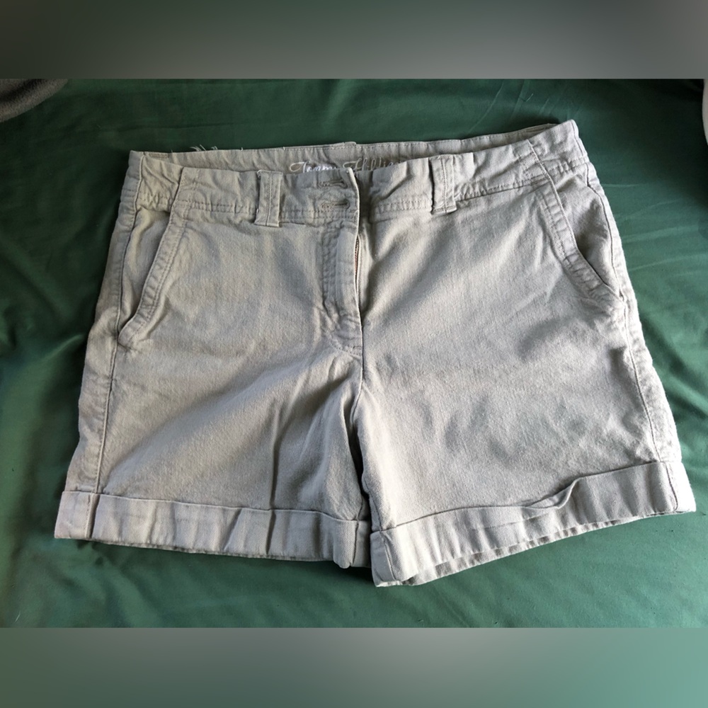 Tommy Hilfiger gray shorts